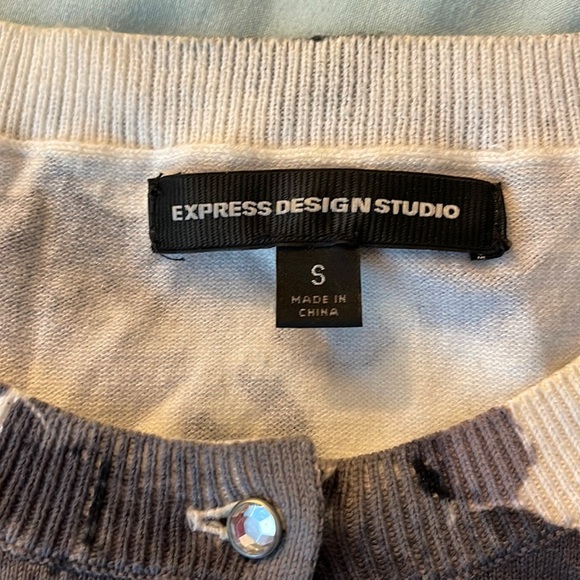 Express Design Studio sweater - Picture 4 of 10